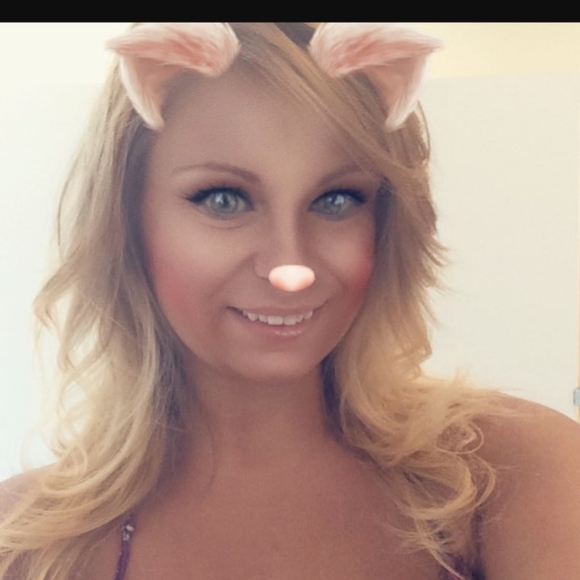 Meet your Posher, Crystal - Picture 2 of 8